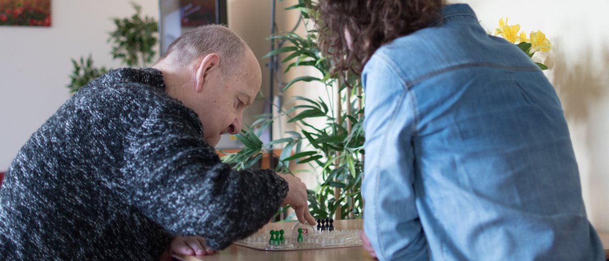 Na een afwisselende werkdag kun je weer lekker terug naar huis fietsen. Door de bossen en de mooie natuur. Dat kan als je op één van onze locaties in Huis ter Heide werkt! Bijvoorbeeld op Jupiterhof 10. Word jij daar de nieuwe begeleider C? bit.ly/2IBlqPV #ikkiesabrona