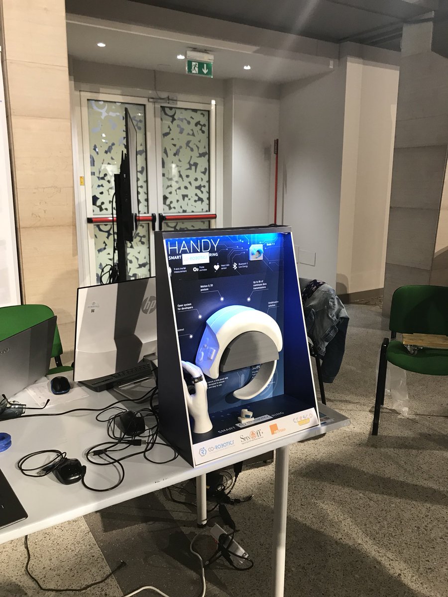 Francy0984's tweet photo. Sembra già la #romecup2019 🤖🤖🤖 #roboticspisa2018 #FestivalInternazionaledellaRobotica @ScuolaSantAnna vi aspettiamo a Roma! @fmdigitale https://t.co/skcWnFeOtN