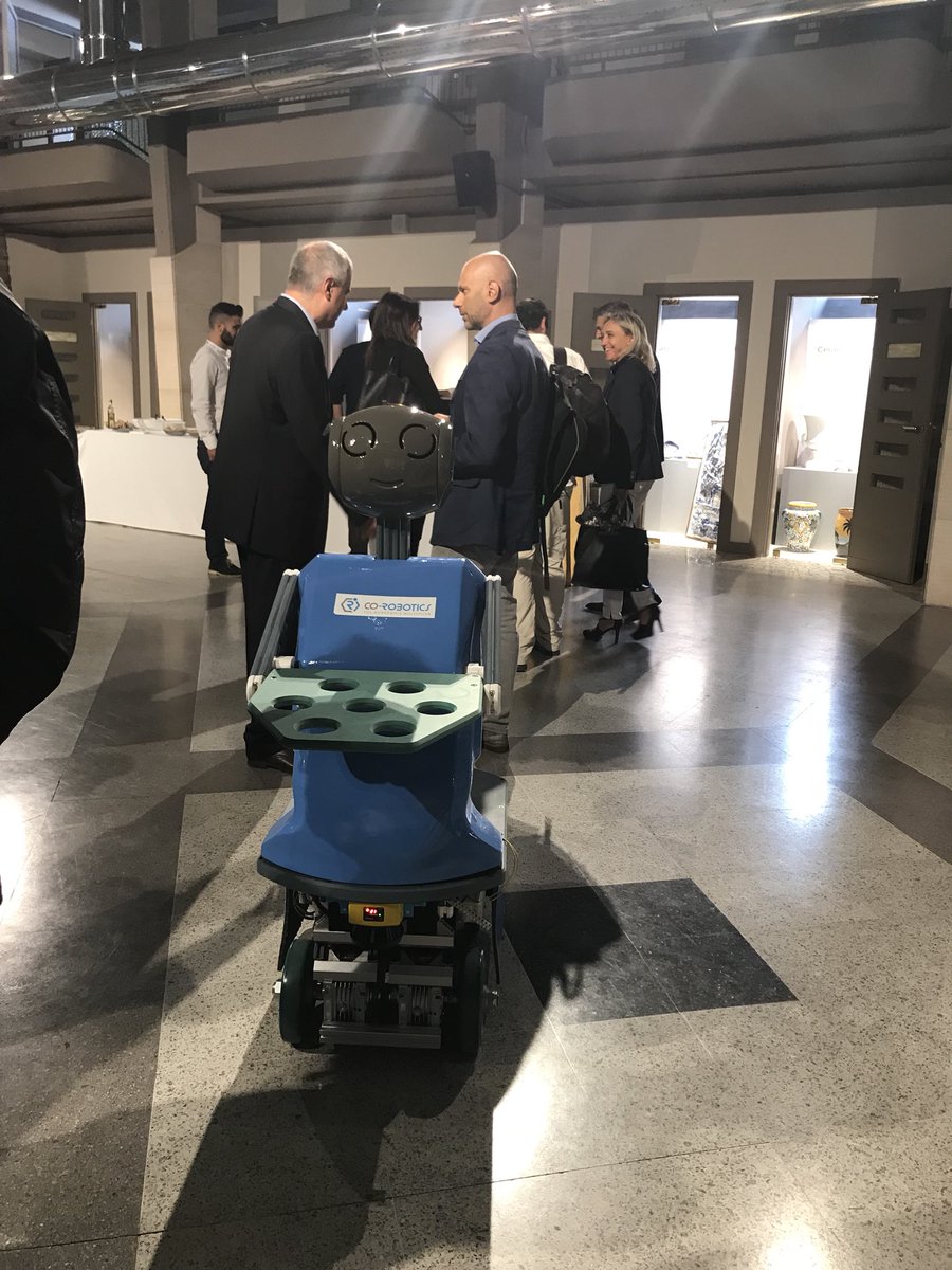 Francy0984's tweet photo. Sembra già la #romecup2019 🤖🤖🤖 #roboticspisa2018 #FestivalInternazionaledellaRobotica @ScuolaSantAnna vi aspettiamo a Roma! @fmdigitale https://t.co/skcWnFeOtN