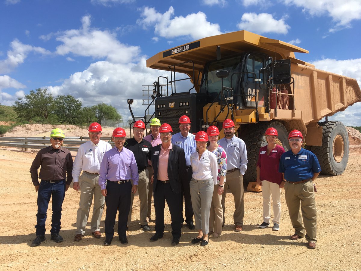 SweetwaterTXedc's tweet photo. Tour of #USGSweetwater, #manufacturer of #Sheetrock, to see the positive impacts of a #TWC #SkillsDevelopment #Grant on training for industry.   #SenatorCharlesPerry, #TWCCommissioner #JulianAlvarez, &amp; #RepresentativeStanLambert. #workforce #ecodev #skillsets https://t.co/8Nm0zFRn2U