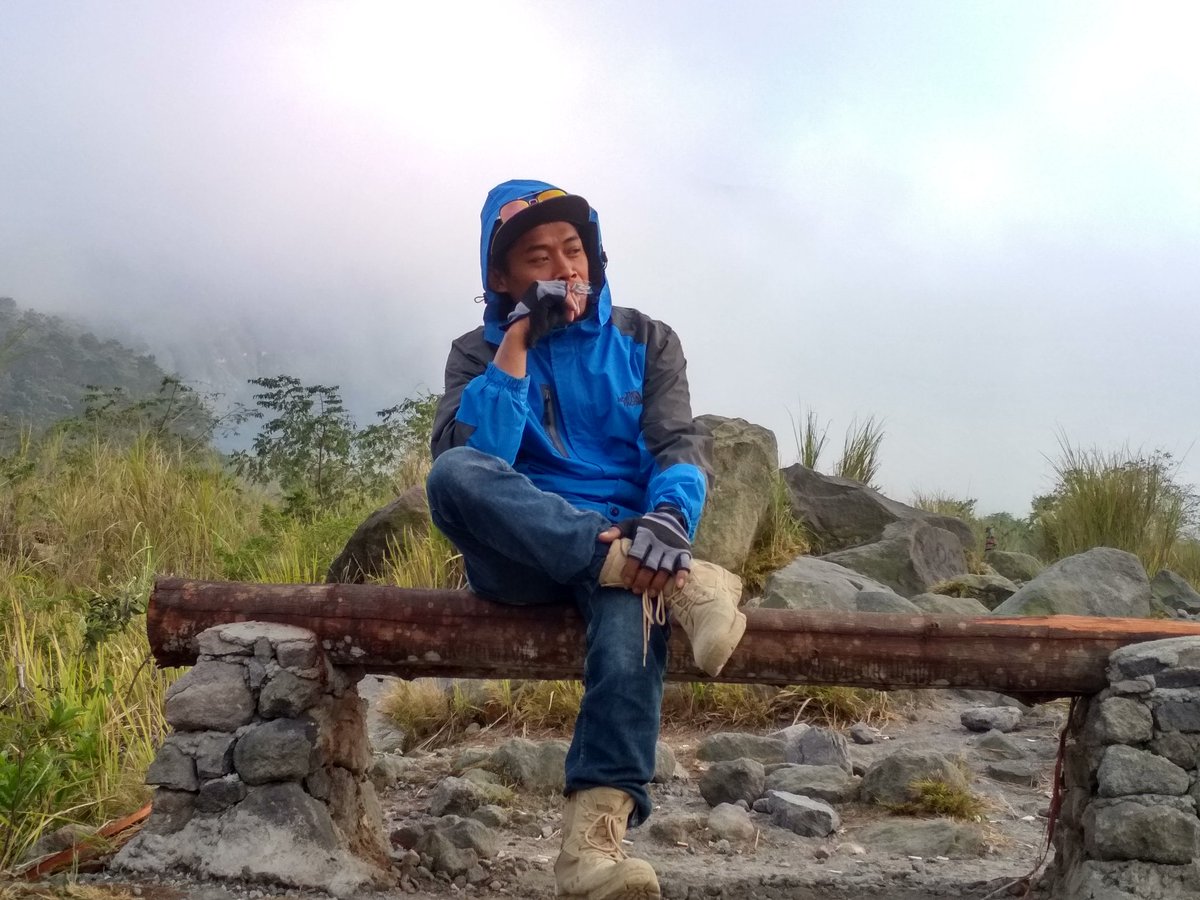 udin_jeepmerapi's tweet photo. Di sini menunggumu
#86mjtc #jeepwisatamerapi #jeepmerapi #lavatourmerapi #merapi https://t.co/EEe7ya1xs5