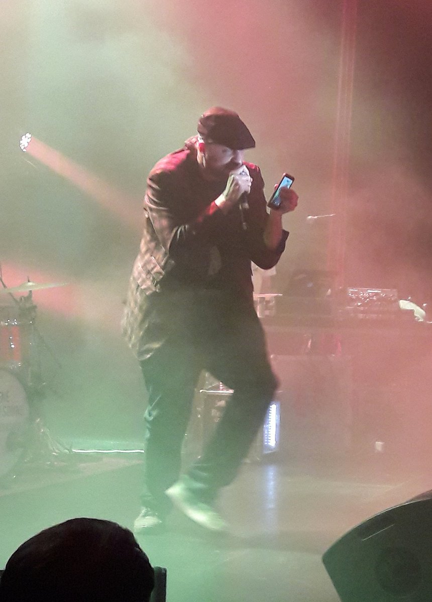Arminiator's tweet photo. Legendär, wer da alles gestern Abend in #Köln auf der Bühne stand! @officialmcrene #stiebertwins #aphroe @Fatonimusik @RAtheRuggedMan @CHEFKET #championsound #dergrossehiphoptanzabend #anighttoremember #oldskool #djcoolmann #hiphop #rap #gloria https://t.co/Bf0IAS4YjJ
