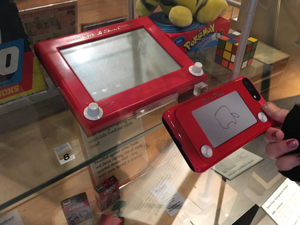 ComCultureID's tweet photo. How do objects tell a story in the way that words in a book cannot? #cci exploring @The_Herbert history gallery, looking at what the collection can tell us about community, culture and identity of Coventry @CU_Photography https://t.co/9LS60t7JzM
