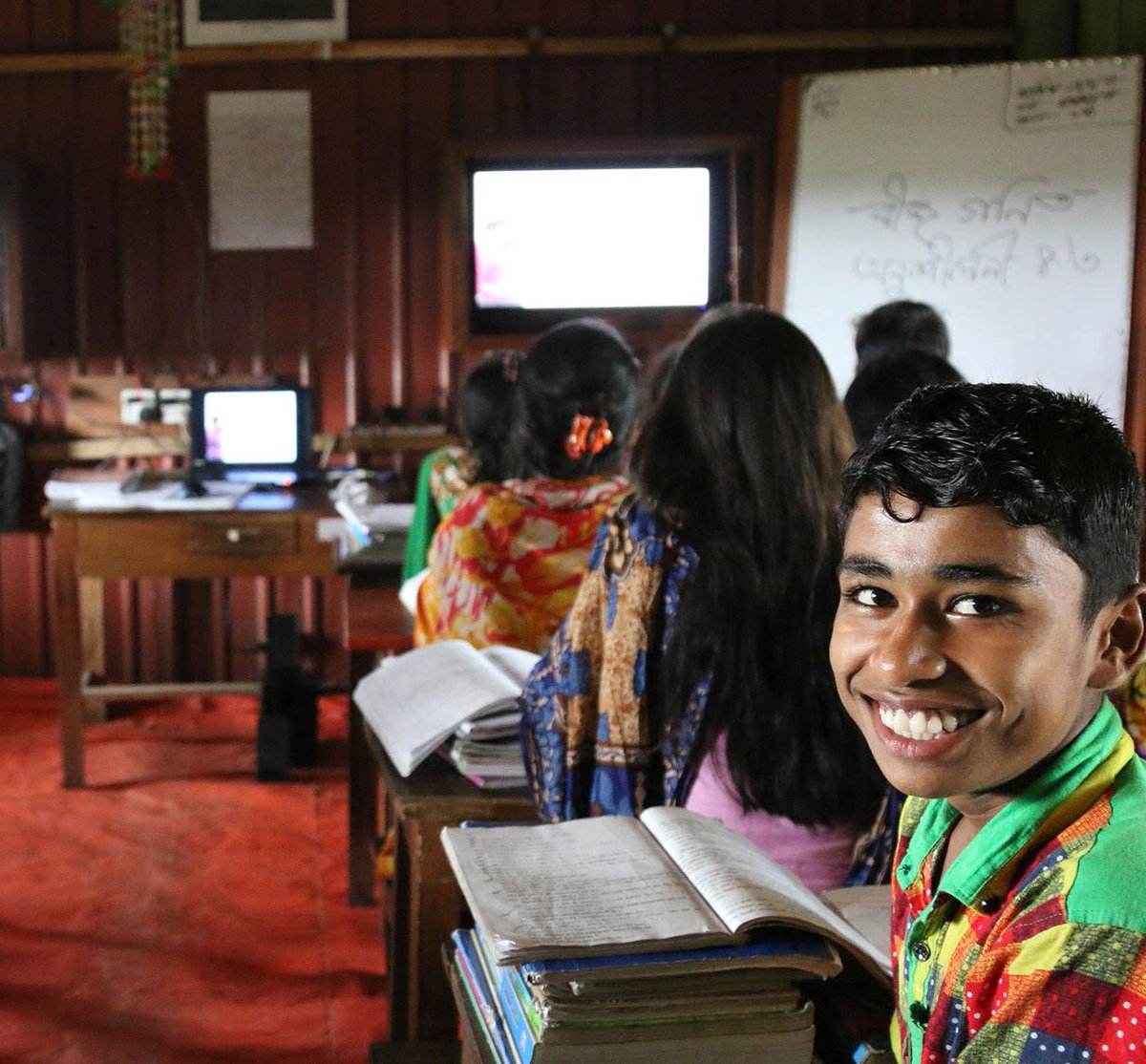 Utbildning ger inte bara kunskap – det räddar också liv! Se SVT:s film om Erikshjälpens och Friendships arbete med flyttbara skolor i Bangladesh, ikväll på Go’kväll eller via länken. svtplay.se/klipp/19523116… #världensbarn