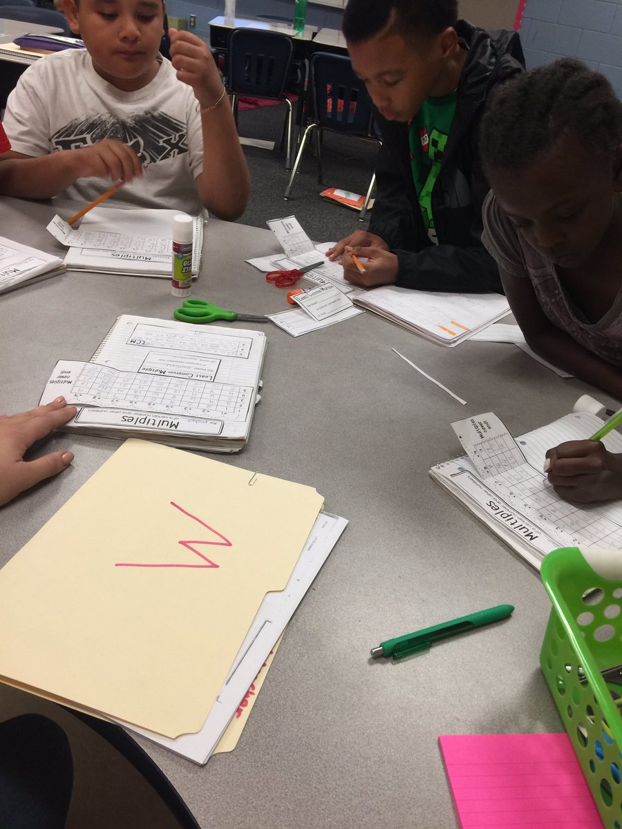 Ms_Kearney_'s tweet photo. Multiples in Math Centers.  #mathROCKS @LOMESLions @Barwick4thgrade https://t.co/PhvCznQA5d