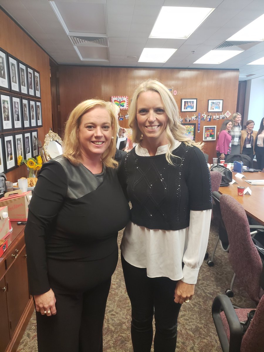 OntarioHBA's tweet photo. Pleased to participate with @wastell_sue @LHBA_ on the Women in the Skilled Trades Roundtable this morning with @MacLeodLisa @DrFullertonMPP. Great dialogue on increasing female participation in the trades. Let's keep it up!
#onpoli https://t.co/kSbwO2Cv98