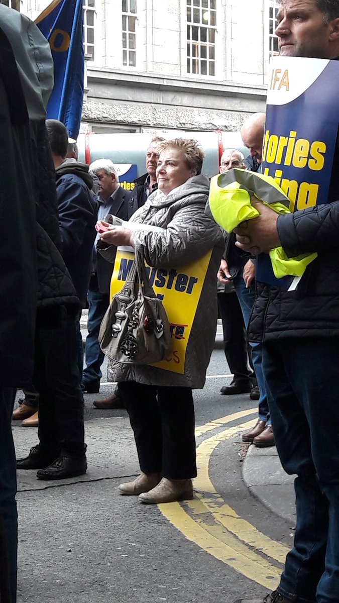IFAmedia's tweet photo. Thank you to all of our members who attended today's #IFABeefprotest and to an Garda Siochana for facilitating us. https://t.co/uFal2AK55t
