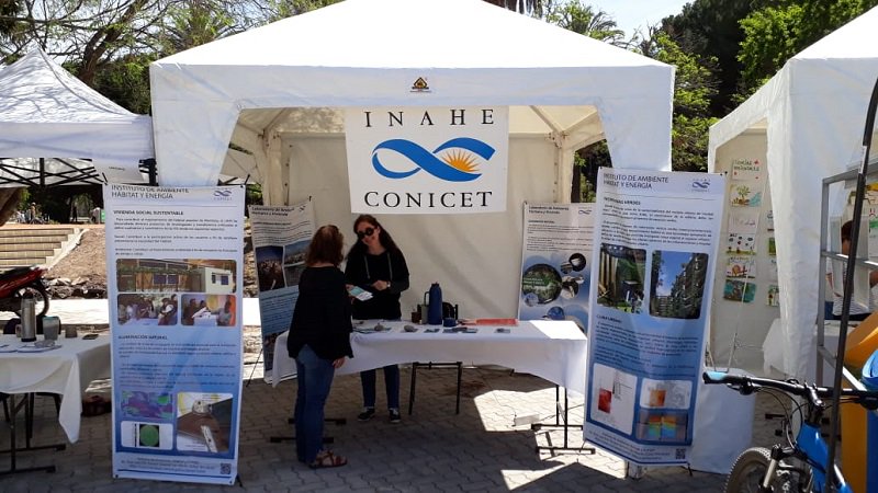 CONICETMendoza's tweet photo. El #INAHE mostró sus capacidades en una feria de ambiente y sustentabilidad: https://t.co/GdTBf3RzDu https://t.co/tbofsm4fcF