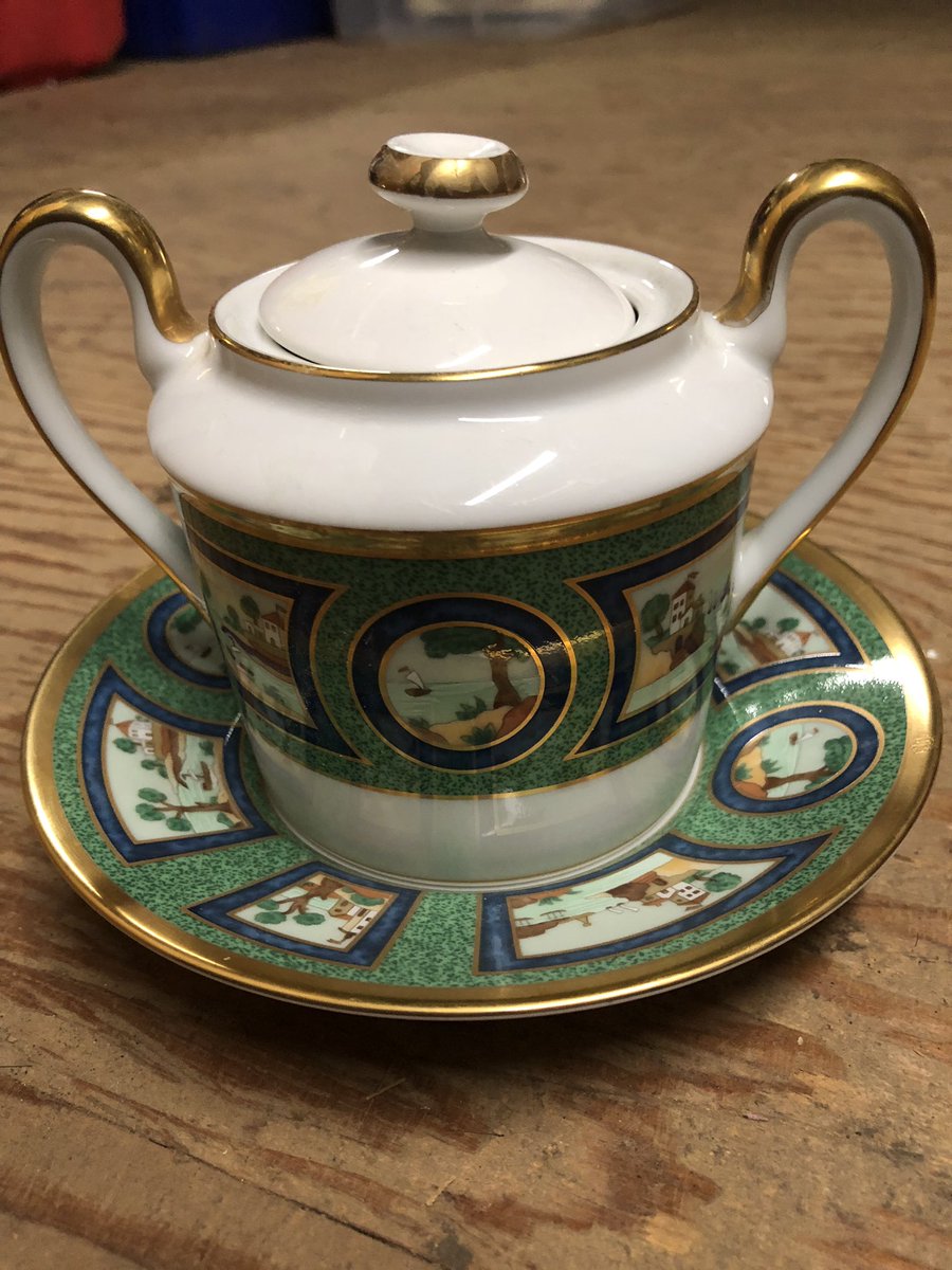 EmptyTheNestMN's tweet photo. These items&more in store this wknd: #Lenox #tonquinvilleroy&boch #ChristianDior #royalstaffordshire #Mayotteson&co #harrods
#PrinceCharles #LadyDiana
#PrinceWilliam #KateMiddleton
#royalfamily #antiques #collectibles #vintage #chinaset #heirlooms
#china https://t.co/cC15C3jfLk https://t.co/umdAh9iZln