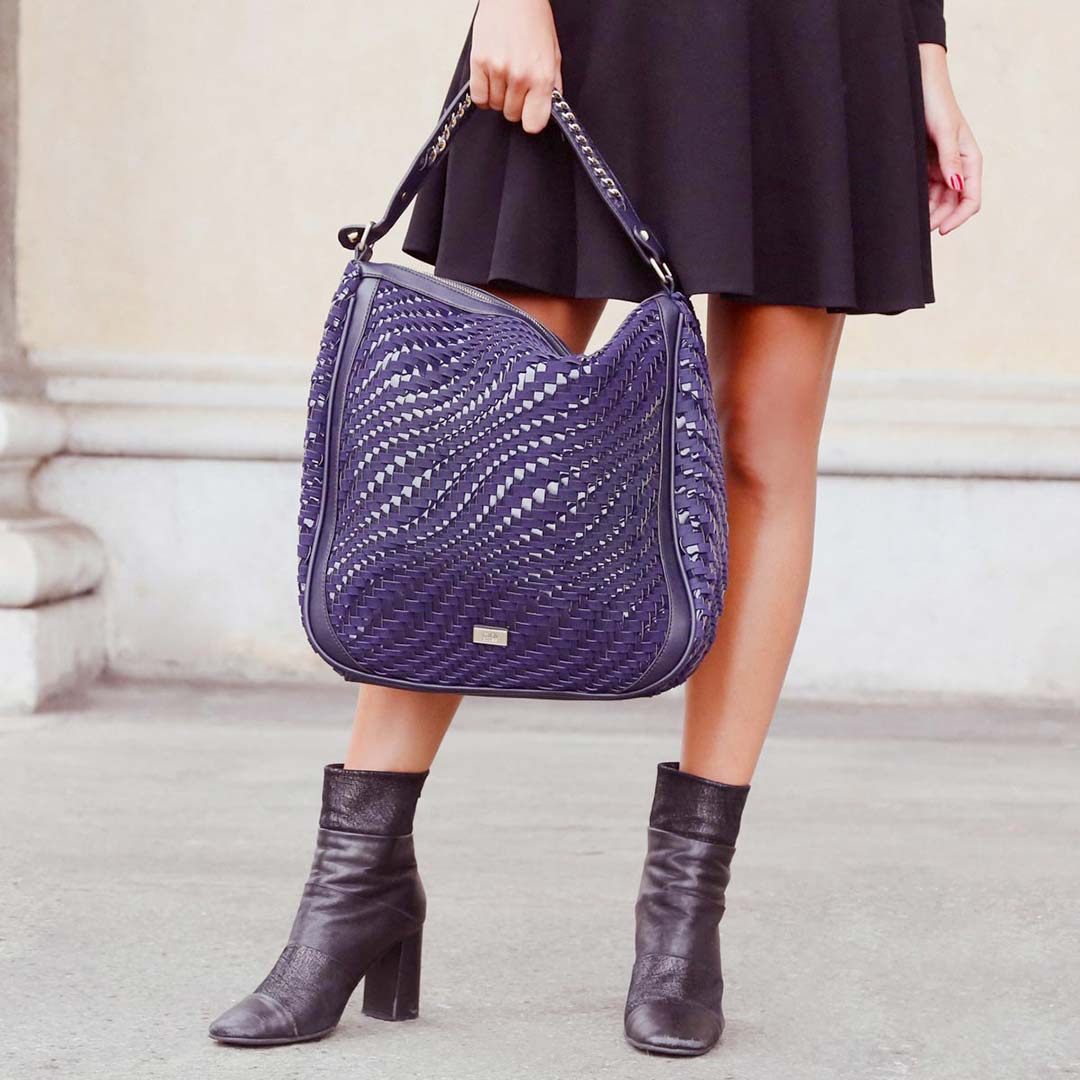 selfiemodacom's tweet photo. Cavalli Class 💜 The excellence of Made in Italy. 👜 Search code 🔎 C42PWCDA0032050 🌈👜 All selection ➡️ 60% off! 😱➡️ https://t.co/dE49ZdrWEG
@Roberto_Cavalli #selfielook #bags #RobertoCavalli
➖➖➖
info: 📧 customercare@selfiemoda.com https://t.co/o0SMpw28d4
