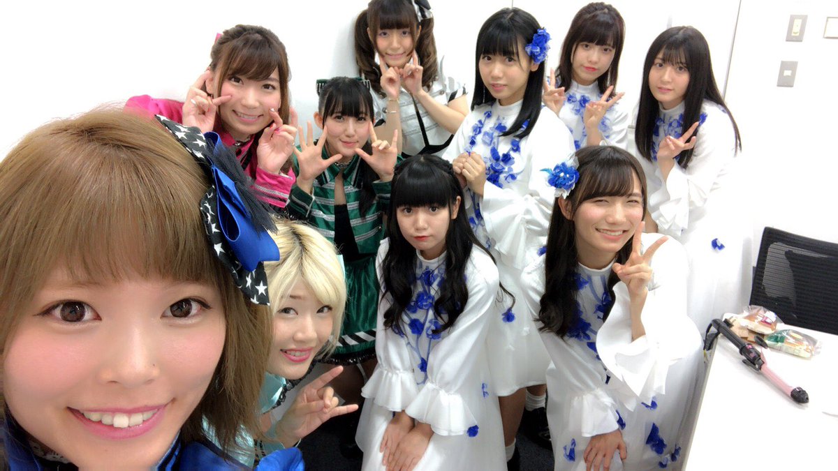aya_nishin0's tweet photo. ペーパーアイドル！無料ライブありがとうございました♪
#26時のマスカレイド さんたちものすごく可愛かったなぁ♡
SIRのライブも盛り上がってくれて嬉しかったです！
こみゆのかわりにりんるいが入ってくれて新鮮だったね✨✨
会いに来てくれたみなさんありがとう♪٩(ˊᗜˋ*)و

#SIR77 https://t.co/GVK90ATjr8