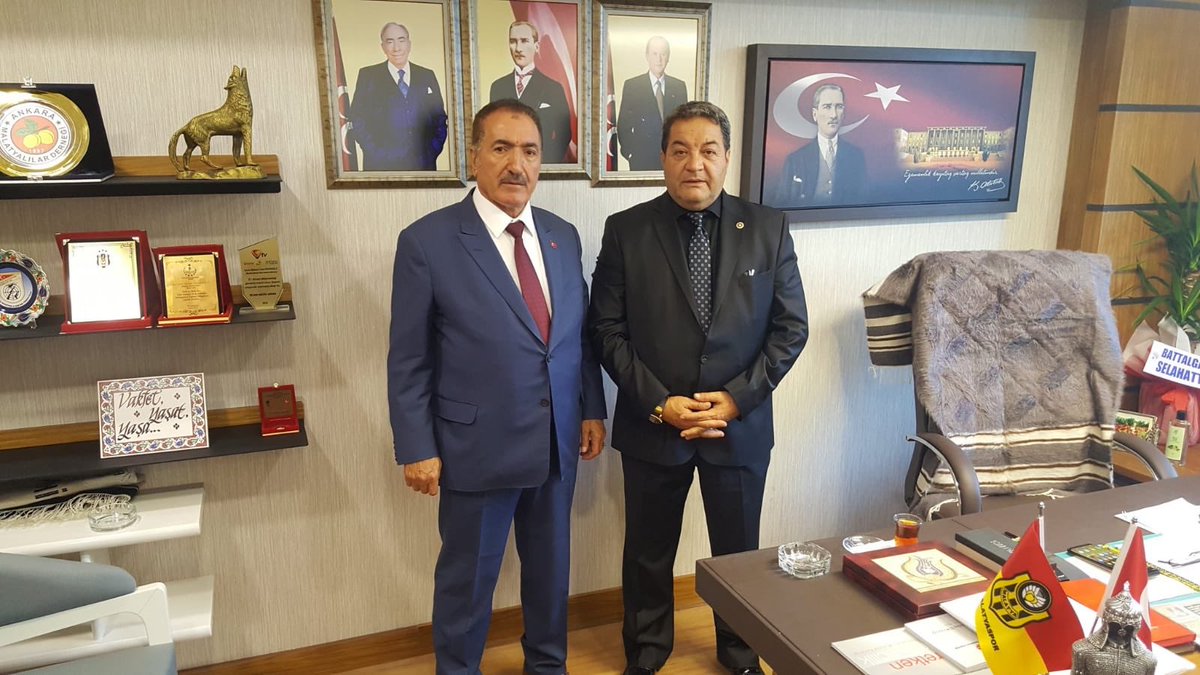 Kale (İzolu)Belediye Başkanı Cemal Akdemir ziyaretimize gelmiştir. Nazik ziyaretinde dolayı kendisine teşekkür ederim.
<a href="/dbdevletbahceli/">Devlet Bahçeli</a>