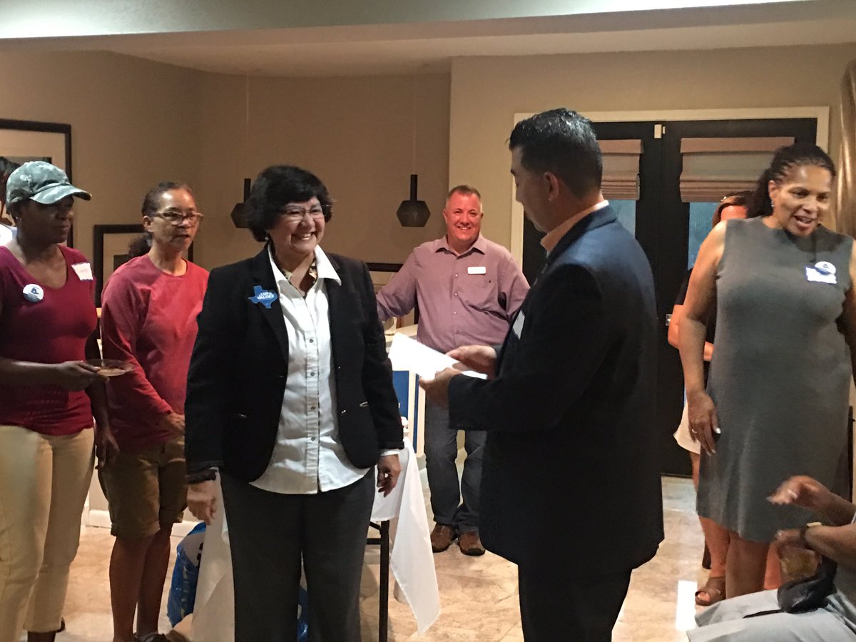 heatherkbuen's tweet photo. Here is my husband @IAmSteveRuiz presenting a check from the @ibew #local20 in North Texas to our next governor @LupeValdez at an event hosted by @shonadeb & @TCDPOfficial @TexasAFLCIO #UnionStrong https://t.co/AJa4Qocs4A