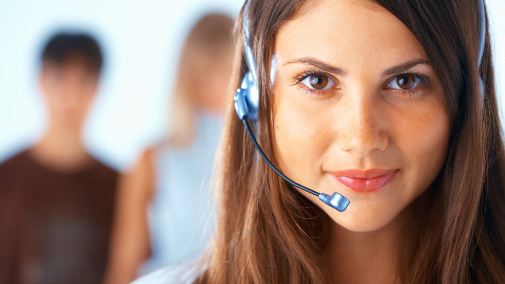 Девушка колл центр. Специалист колл центра. Девушка оператор. Оператор cool центра. Skoll centre.