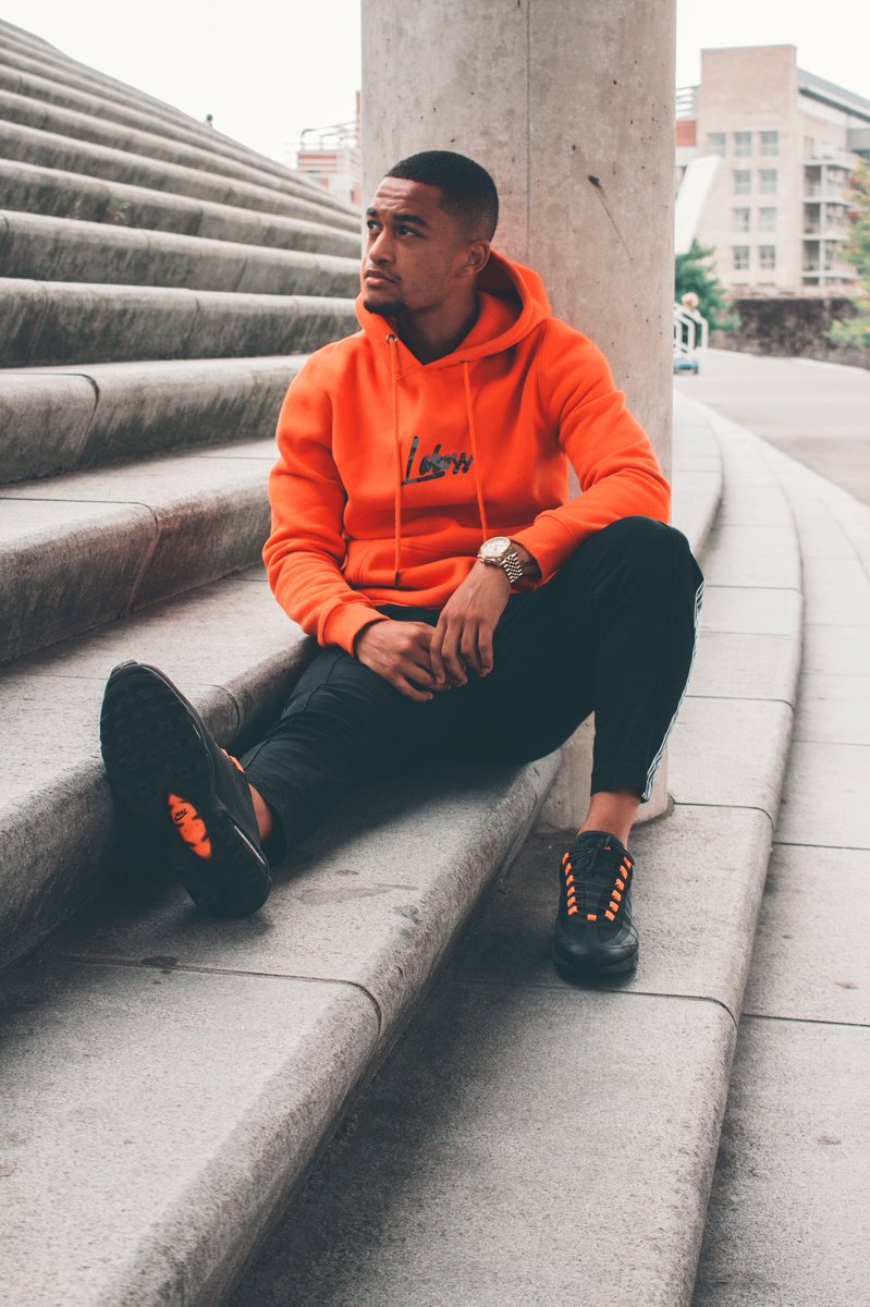 labossofficial's tweet photo. The @FC_Emmen player Daniel Camara Bos chillin’ in Laboss Army Hoodie🎃 #TEAMLABOSS #hypebeast #fashion #streetwear #streetfashion #sneakerhead #streetphotography #urban https://t.co/XFuK2kaJKf