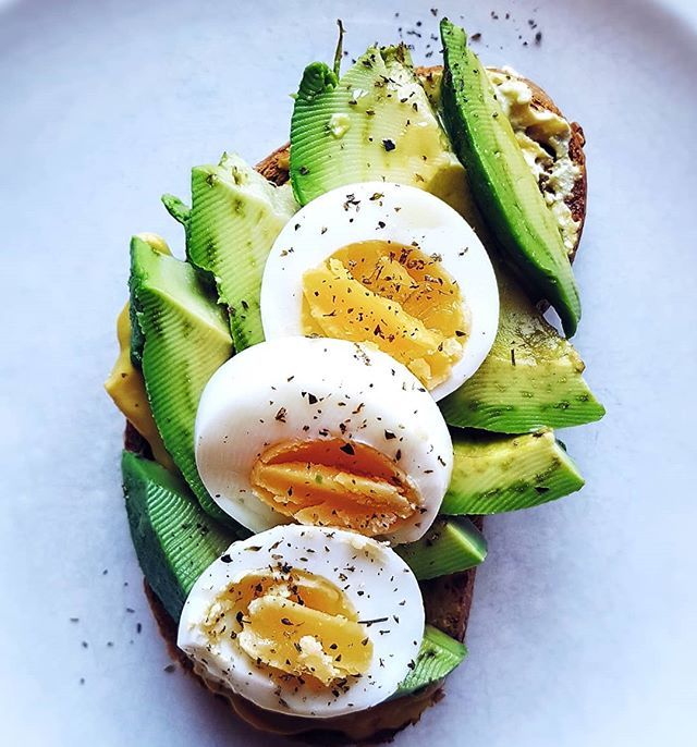 the_feedfeed's tweet photo. When in doubt, make avo toast with a hard boiled egg for breakfast!
Get the recipe: https://t.co/LuigeFyjXJ
#feedfeed #recipe #avocado #toast #toastgoals https://t.co/RpjNUUWbxg