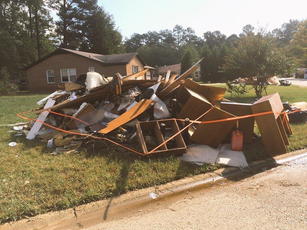 LCSD_News's tweet photo. We can’t believe it’s been three years since the #SCFlood. These pictures will always serve as reminders of the losses endured, but also the resiliency and strength shown across Lexington County and South Carolina.

#LESM #LCSDnews https://t.co/2tv7SPl914