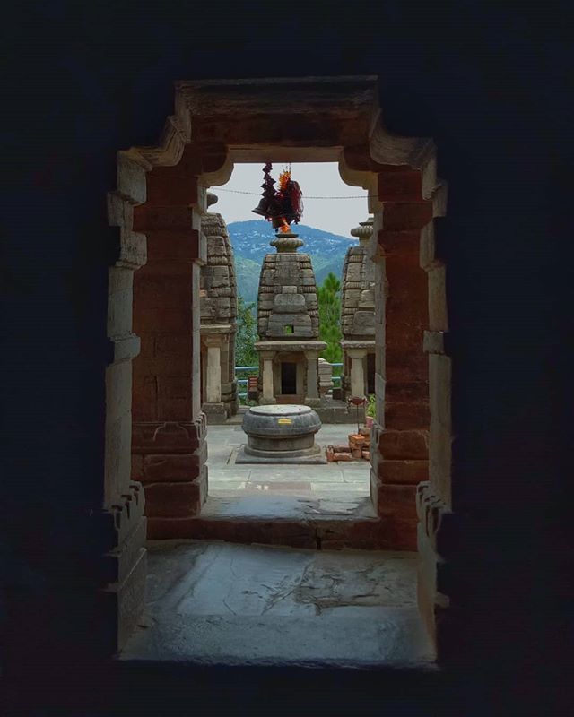 desiTraveler's tweet photo. Katarmal Sun Temple near Almora in #Kumaon #Uttarakhand . Thanks to #BloggersBus I visited it for the first time. As it is not famous, but absolutely stunning. The ASI person at the site told us that twice in year first Sunrays enter the chamber via that… https://t.co/cssAMIo2gb https://t.co/QbHQNFer9K