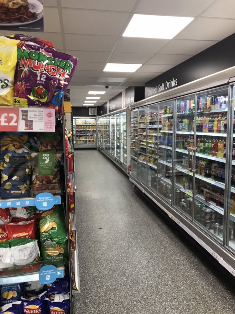 NisaRetail's tweet photo. This bustling #Nisa store in Northampton is incredibly busy with a huge range catering for the needs of all their customers. With fresh and chilled now the biggest selling category in the store, the addition of @coopukfood products has been a real boost to business. https://t.co/TShIrRXyyx