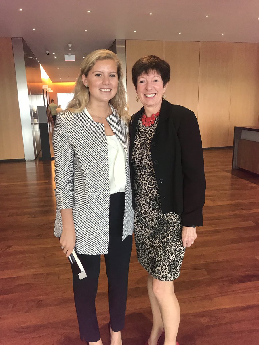NDWomensLax's tweet image. Class of 2017 attacker Grace Muller caught up with @MuffetMcGraw to discuss women in leadership and college athletics after last week’s #TalksatGS! #40yrdecision #AllIrish