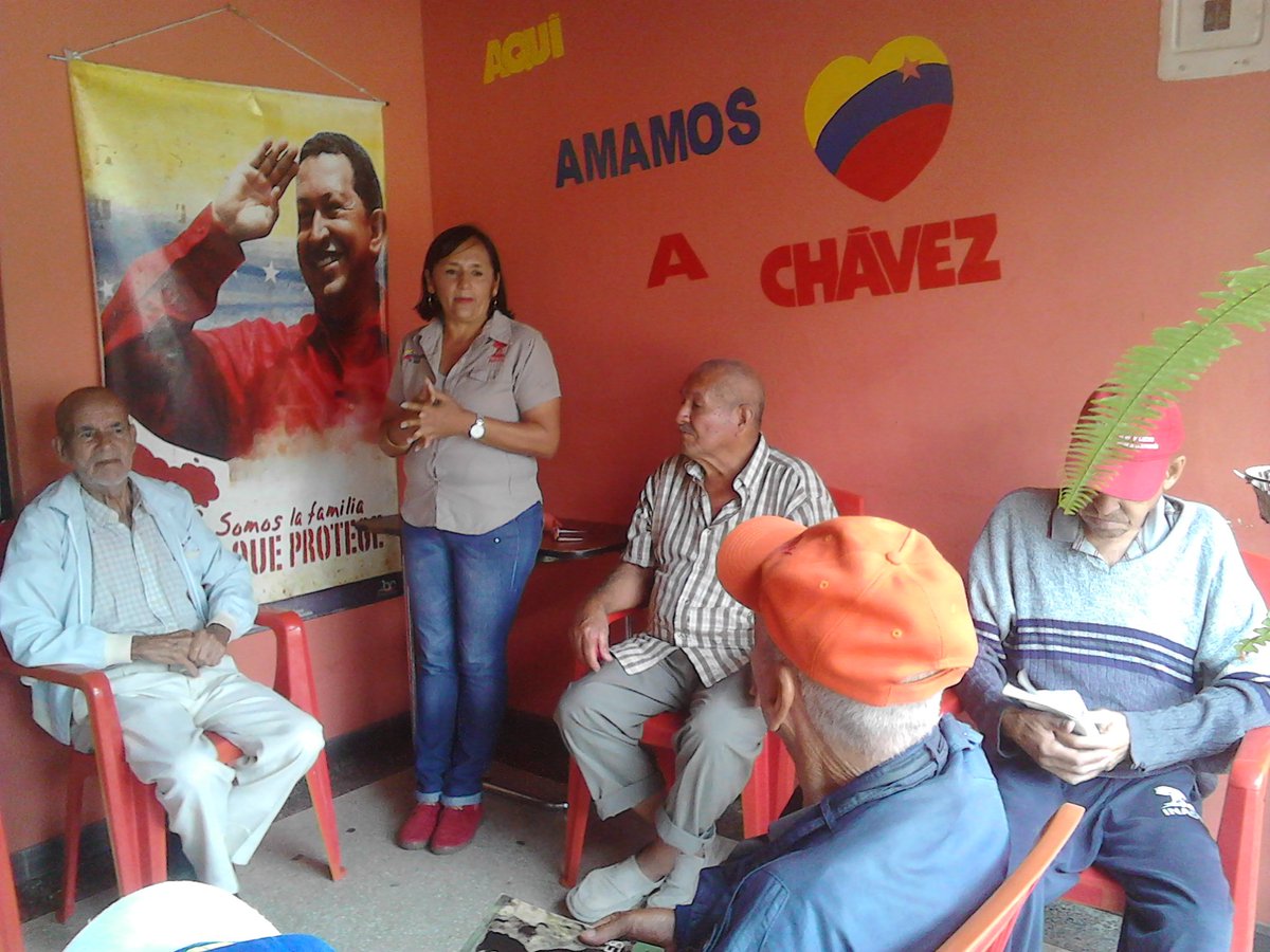 salainass's tweet photo. #InassInforma
En el @cssrcordoba ubicado en el Estado Táchira,  Se dio continuidad al programa “CONOCIENDO LA CONSTITUYENTE”, dirigido por la  trabajadora social, Magaly Cárdenas, para los adultos y adultas mayores residenciados en este centro. 

@gladysrequena @DPresidencia https://t.co/9lma2geHat