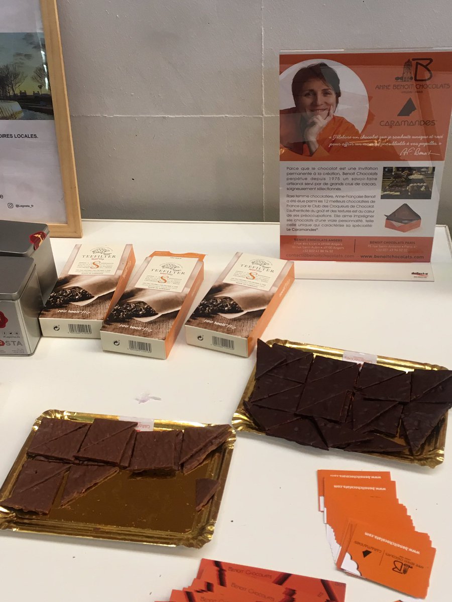 tiphainemenard7's tweet photo. #InternationalWeek met également en avant les entreprises locales : @Benoit_Chocolat, @GiffardLiqueur, @Lagosta_Fr. @CCI49, @CCI_inter https://t.co/KtxKsx9hCt