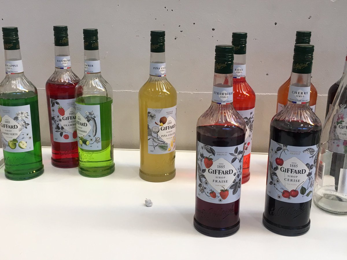 tiphainemenard7's tweet photo. #InternationalWeek met également en avant les entreprises locales : @Benoit_Chocolat, @GiffardLiqueur, @Lagosta_Fr. @CCI49, @CCI_inter https://t.co/KtxKsx9hCt