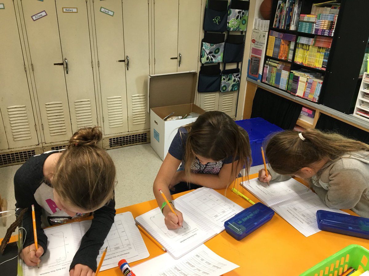 KinderHavenRm7's tweet image. Building and drawing our roly poly habitats @SmithsonianEdu @AAGatesPBCS #ScienceandEngineeringPractice