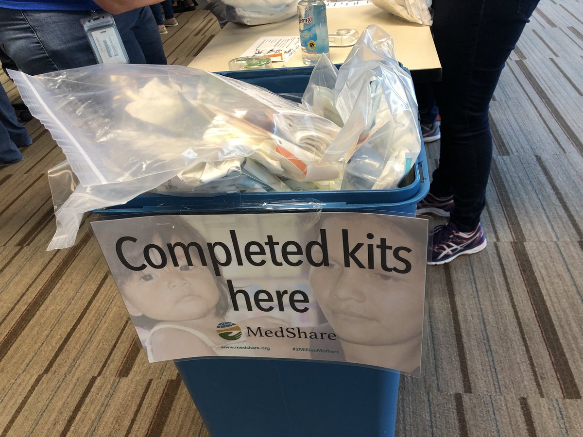 medshare's tweet photo. We’re here at @CNN making #cleanbirthingkits for #turnervolunteerday to support #2millionmothers! #turnerlife #medsharecares https://t.co/Lp9bcyhyFS