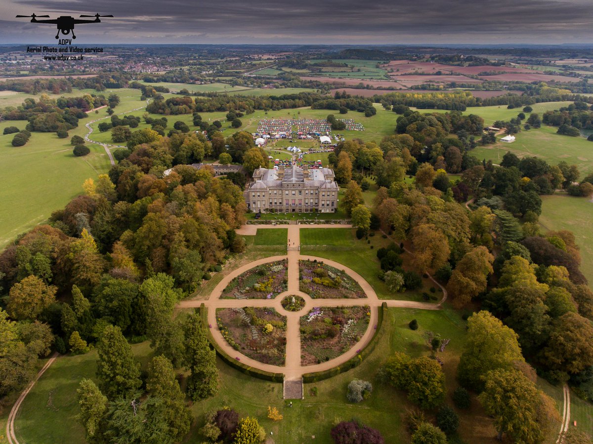 _ADPV's tweet image. ADPV attended Ragley Hall last Sunday. It was a car club meeting that day involving a lot of....... Cars. Can you guess what kind of cars they were? Like ADPV for more content about this and I will reveal the answer  soon through some more aerial pictures. @mx5oc @RagleyHall