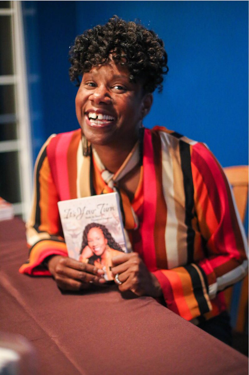TidbitsWithTina's tweet photo. Welcome to some of my favorite photos from my exclusive book signing!  So excited to share! https://t.co/Fwz6jLB6fT