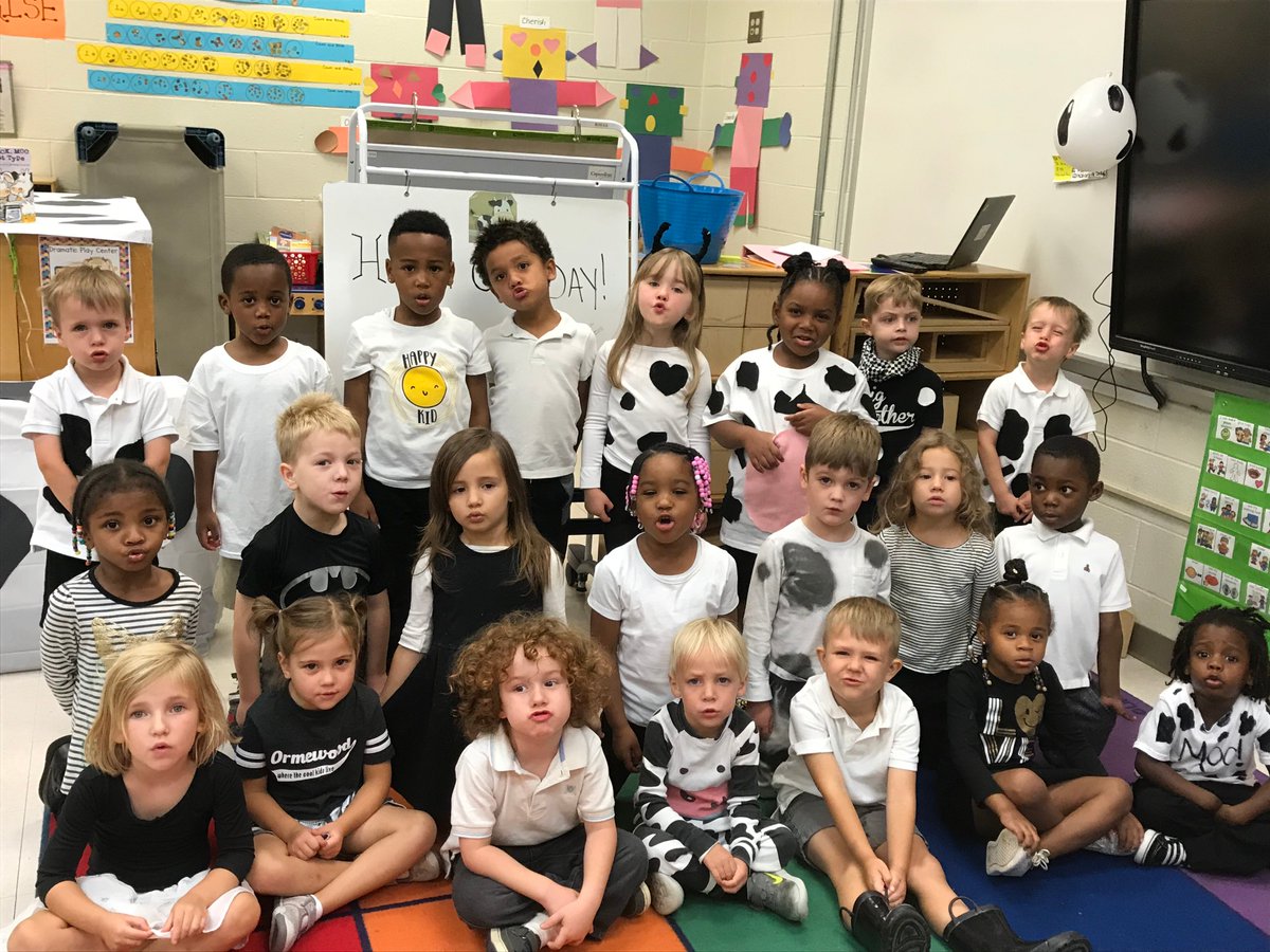ParksideESMedia's tweet photo. Parkside ๐ผPre-K Pandas Celebrate๐#PreKWeek2018 with Click Clack๐Moo! @principalfoster @parksideaps @DrEmilyAMassey @APSMediaServ @CarstarphenMJ @apsupdate @MelissaH_G @CAlexanderAPS https://t.co/VpeurhA5Zt