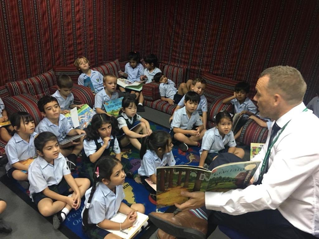 DIA_Primary's tweet photo. Library time with Mr Graham #DIAReading #DIAYear1 #LoveReading #DIAEnglish #TheGruffalo https://t.co/XsTb4g9EJq