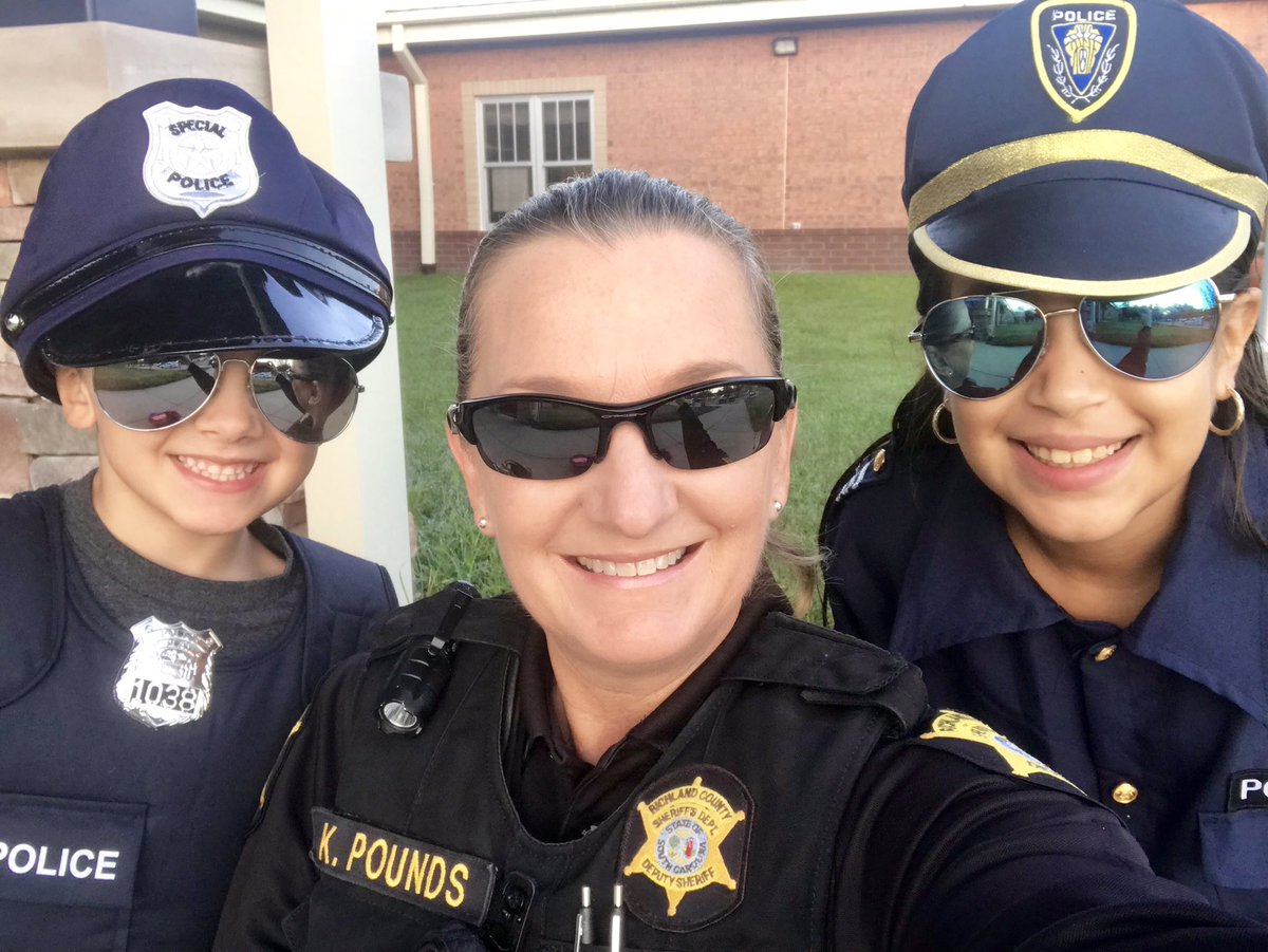 In honor of #SheriffLott’s birthday I’ve found some new recruits here @MEDatBCE for @RCSD! It may be a bit before they can hit the road but they are pretty excited about becoming LEOs!  👮‍♂️Happy Birthday Sheriff Lott! 👩‍✈️🎂 #RCSDSRO #BirthdayRecruits #FutureCATs