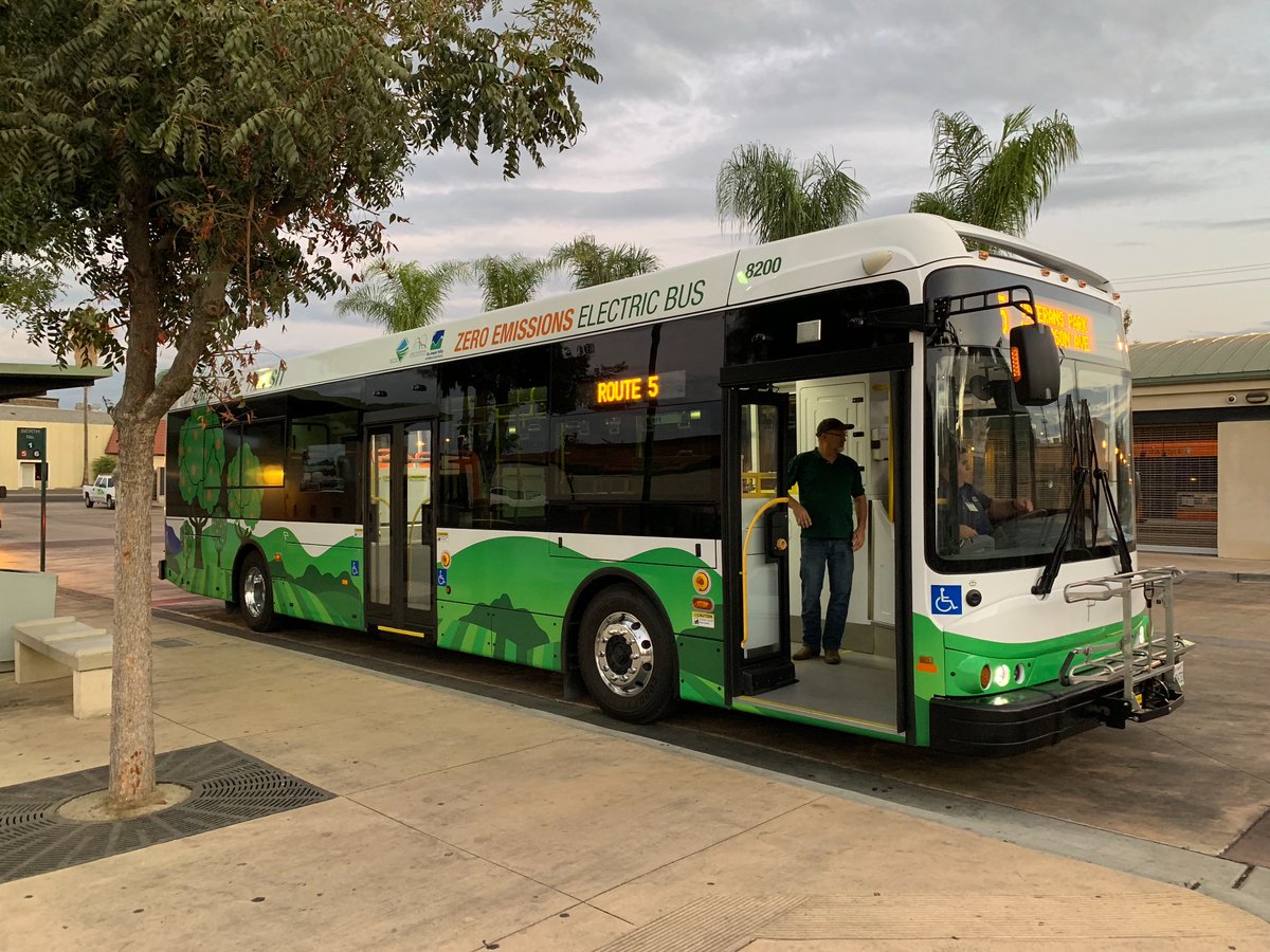 RidePT's tweet photo. Porterville Transit puts its first zero emission bus into service on California Clean Air Day ☀️@CleanAirDay @AirResources https://t.co/vH291xkPjv