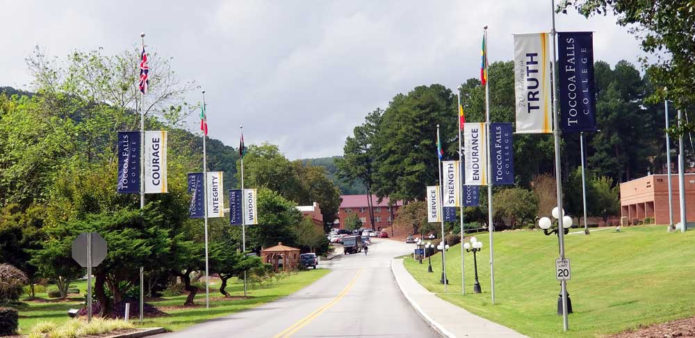 ToccoaFalls's tweet photo. Beautiful new banners now grace campus of TFC. Several months ago faculty &amp; staff were asked to develop a list of words they believed best described Godly character. Helping us remember our mission…developing Godly character with intellect. https://t.co/LBVdJ1OMec https://t.co/QX5mhpcWA0