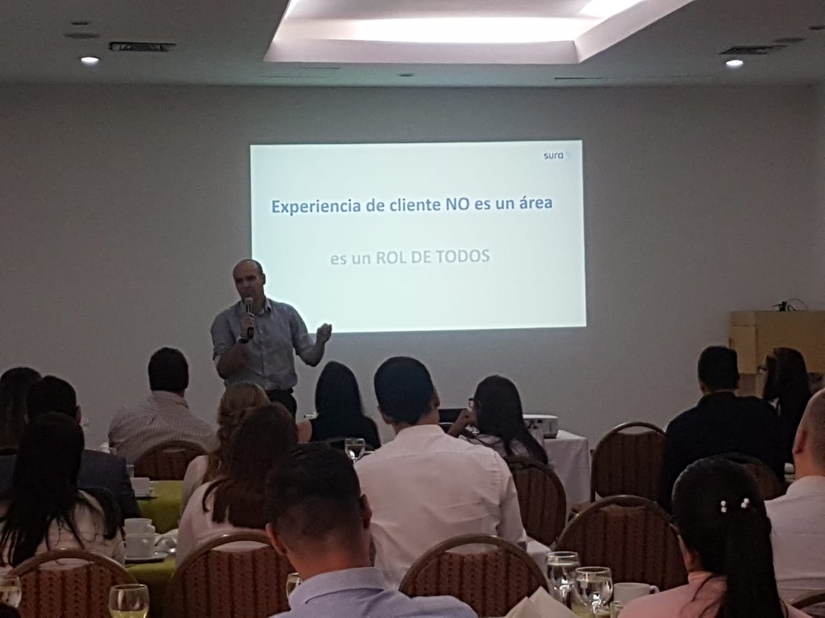 juliancabarcas's tweet photo. Jorge Humberto Sepúlveda nos comparte su experiencia en la implementación de  la estrategia #CX en @GRUPOSURA 
@IZOColombia @IZOInsights #CXday2018Colombia https://t.co/7RrfapJKy2