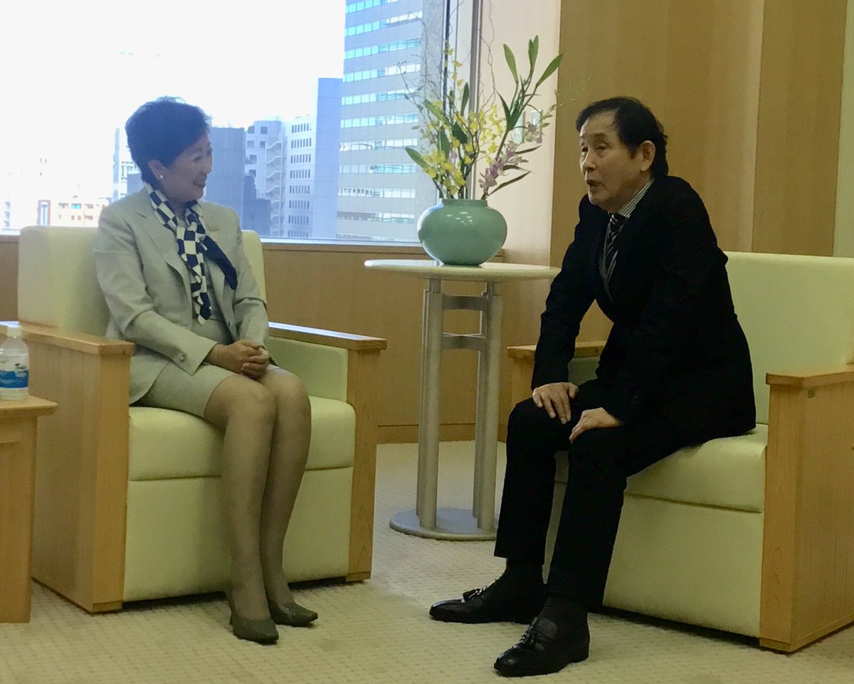 小池百合子の脚 駒澤大学仏教学部四年生の欽ちゃんと楽しく対談。中畑清さんとのご縁もあって、73歳で駒大へ。楽しすぎて、来年も学生を続けるそう。ちなみに首都大学東京では来春、100歳まで学べるプレミアム・カレッジを開講します。50歳以上の方、学び直しにどうぞ  ...