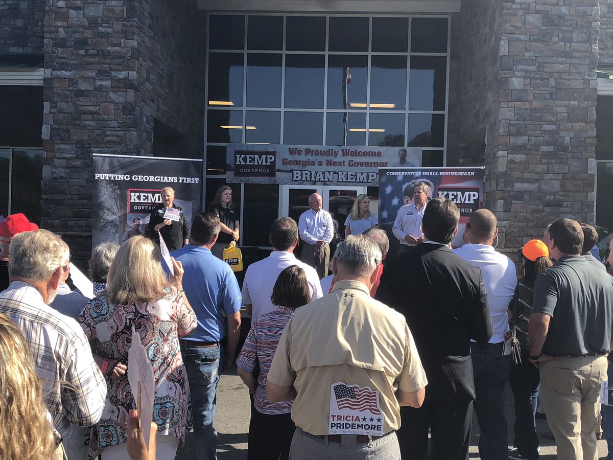 bluestein's tweet photo. Says @BrianKempGA of @staceyabrams: “My opponent is out there in San Francisco while I’m here. She’s running a national campaign to be governor of Georgia. She’s not listening to you. She’s listening to socialist billionaires.” #gapol https://t.co/aLAfAow7W0