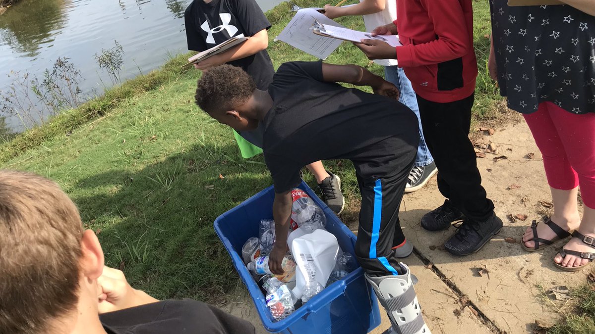 LegacyElement's tweet photo. Big Fish in a Little Pond happening now with @LegacyElement 4th graders. Our Big Fish are experimenting with pumpkins at #ProjectPond @MadCoSchools @AlabamaWildlife @EDGreenRibbon #ALLmeansALLMCSS https://t.co/6mkMly1L6Q