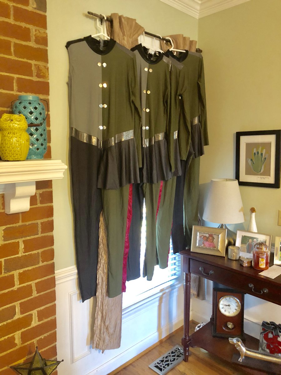 gamcockchristie's tweet photo. Making sure the @BlueLegion1 Color Guard has a fresh start for the weekend! #bandmom #guardmom https://t.co/rUB0GhX6bh