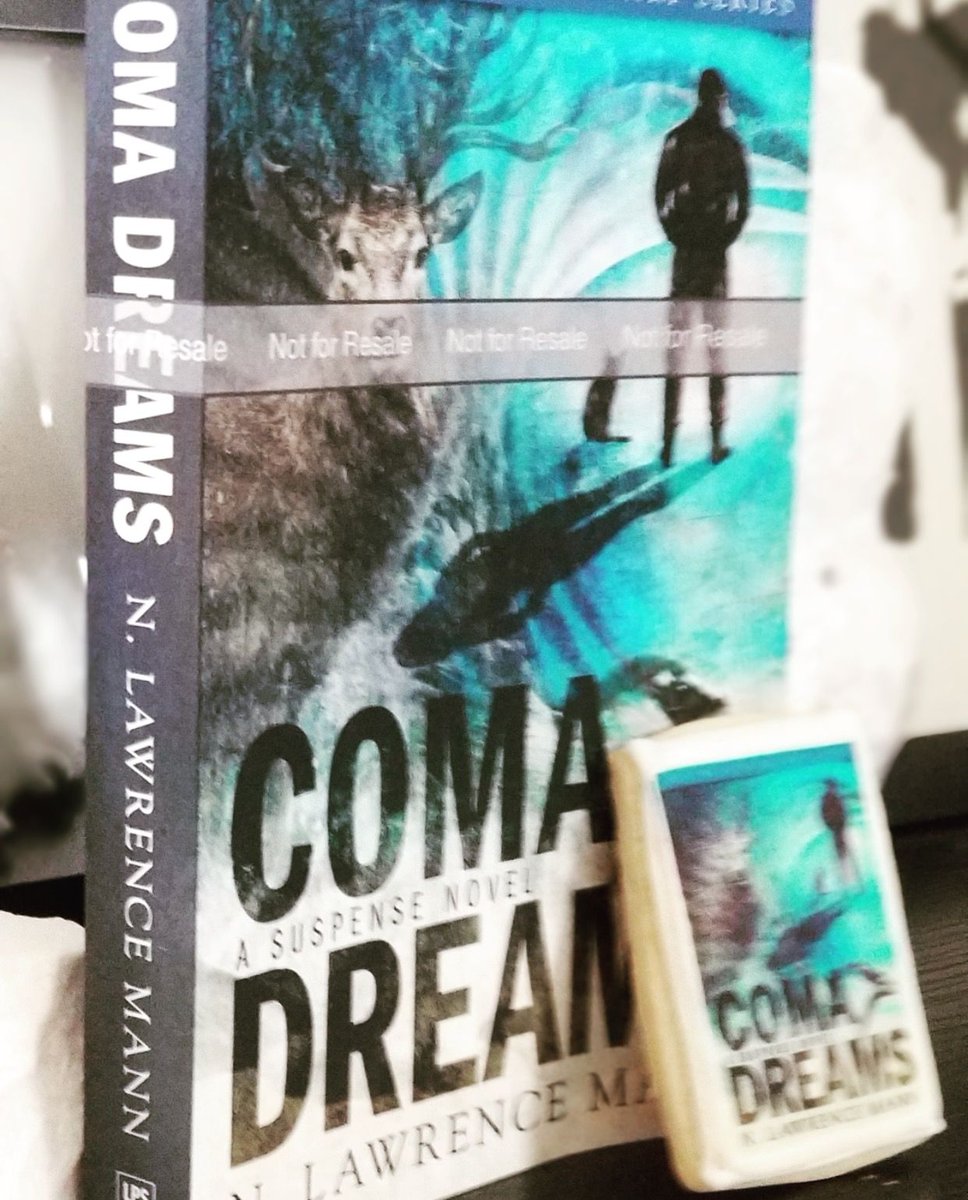 If a #book becomes a #cookie does that make it a #bookie? Coolest book launch gift ever from @jkscommunications!
#author #amwriting #amreading
