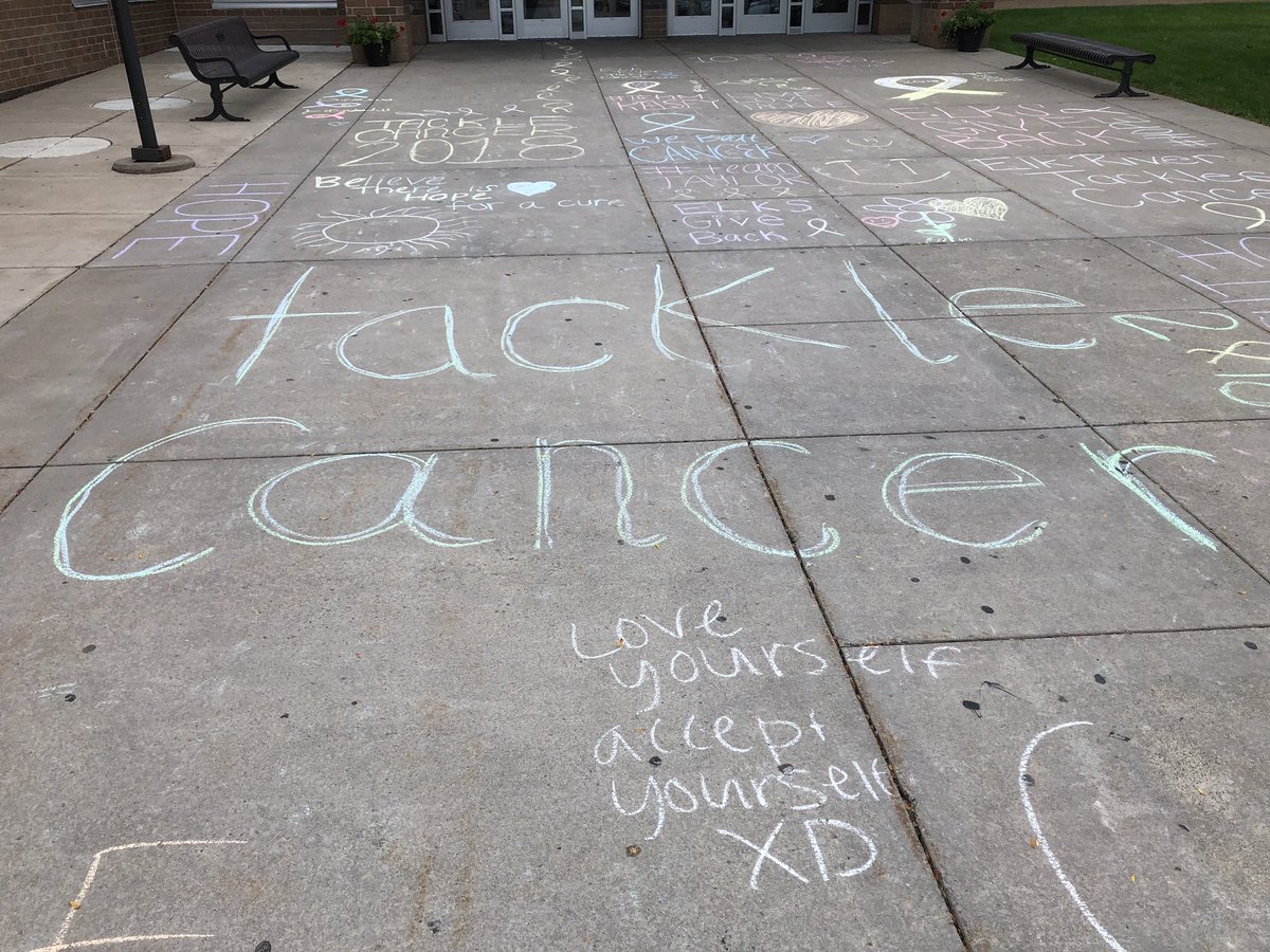 Elk_River_Elks's tweet photo. ERHS Deca students provided awareness to Tackle Cancer week at our main entrance! @ISD728 #ERTackleCancer #ElkPride https://t.co/Rj7e8jtGWY