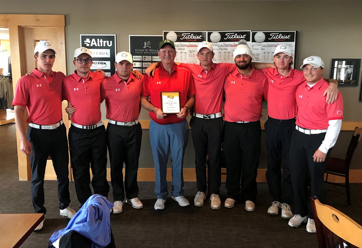 MSUBeavers's tweet photo. ⛳️The Minot State men's golf team has been on 🔥during the fall season. The Beavers won the King's Walk Invitational and have also posted two second-place finishes. MSU has recorded a 17-2 record against NSIC opponents and is 13-0 in the last three tournaments. #WednesdayWisdom https://t.co/GLtjrLtRVt