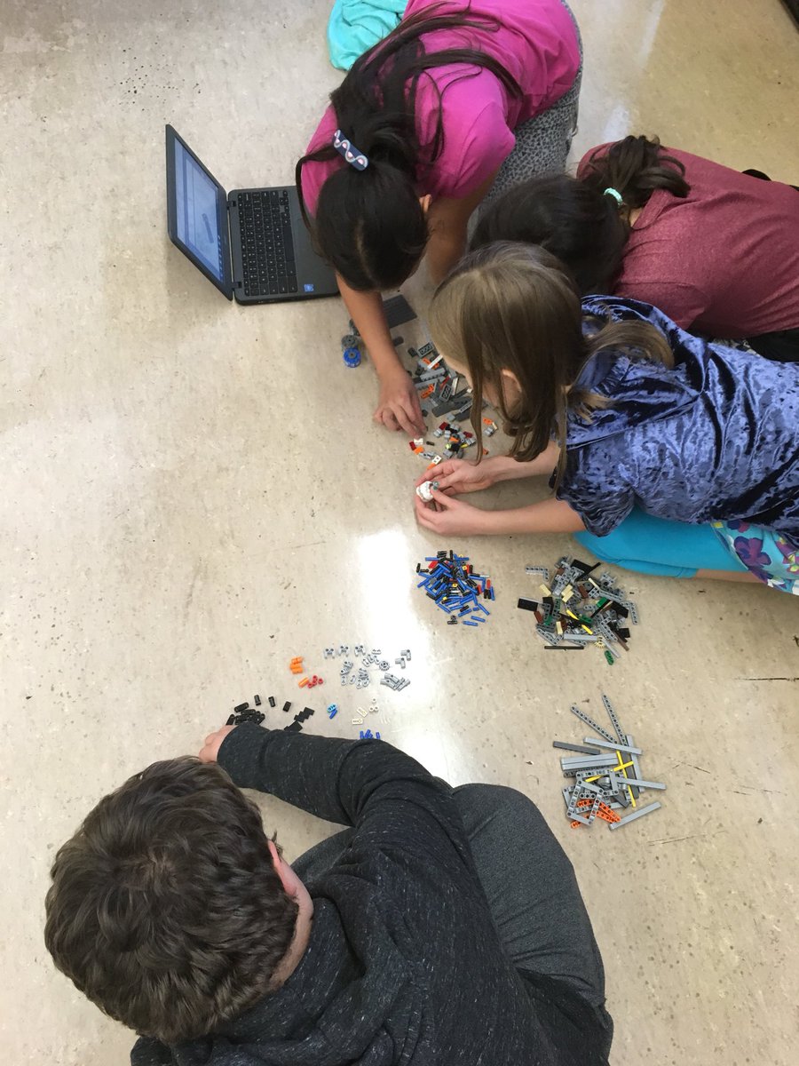 sheilag302's tweet photo. Building the missions! #TDSBRobotics #FLL #EHSchools @alternateacher @TDSB_Essex @TDSB_Hawthorne2 https://t.co/V5EoyZzZqG