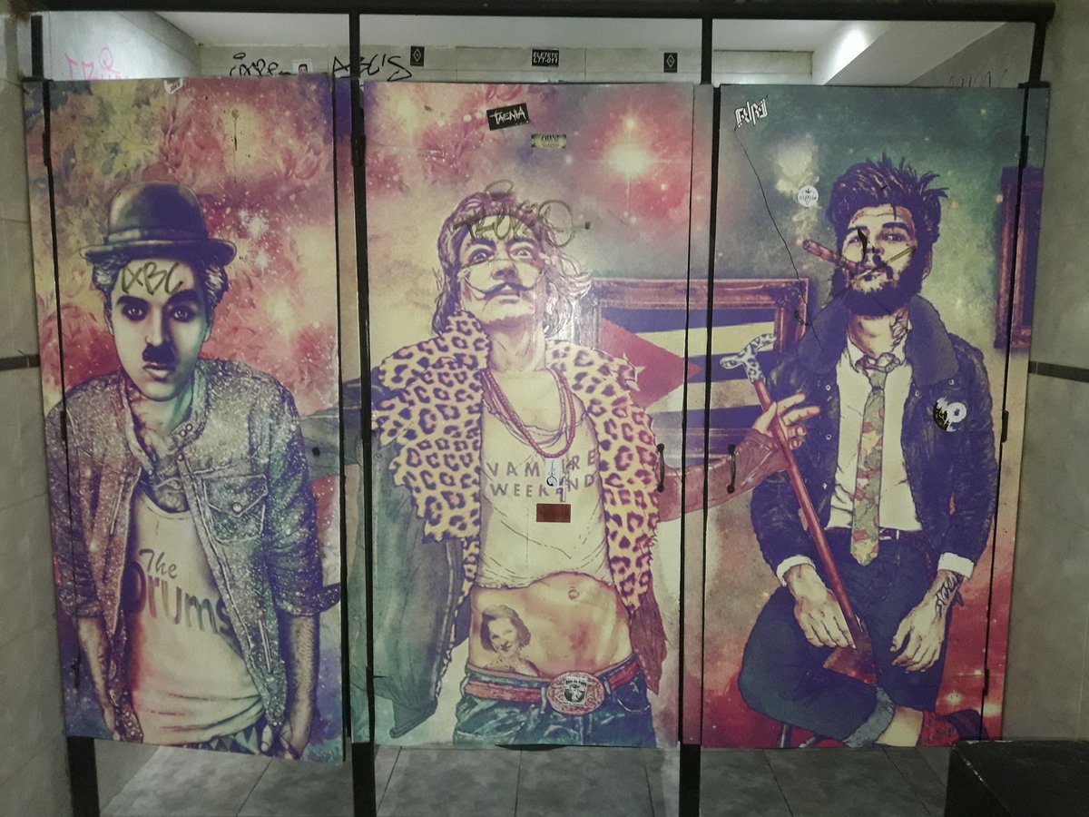 "Dios los cría y el baño de <a href="/LaViolaBar1/">La Viola Bar</a> los junta"