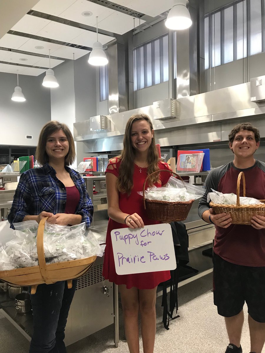 cherry_coen's tweet photo. Puppy Chow for Prairie Paws- donations accepted to help support our local animal shelter. Find FCCLA at OHS block party#ohsfccla#totallyawesome80s#cowboyday ⁦@OHSActivities⁩ ⁦@KSFCCLA⁩ https://t.co/5WNpPlQbKi