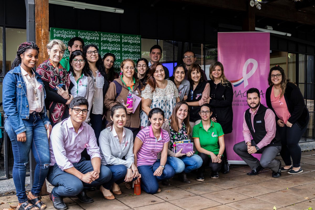 fundaparaguaya's tweet photo. ¡Nos sumamos a la campaña #OctubreRosa que busca concientizar acerca del #CáncerDeMama! 💪🏻 Tuvimos la oportunidad de debatir, derribar tabúes e informarnos acerca de esta enfermedad con la Dra. Paola Oviedo de #AMACMA 👏 https://t.co/scSPJcfYZP