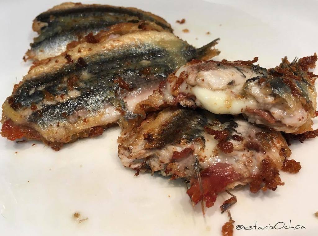 NoSom0sNada's tweet photo. Anchoas rellenas de jamón y queso.
.
.#fish #cheese .🤘#puescojonudooiga
.
. 🤕#pavernosmatao
.
.#aove #euskadi #basquecountry
#food #instafood #yummy #instagood #instagram #fresh #foodie #delicious #foodpic #foodpics #eat #hungry #homemade #foodforth… https://t.co/aklR0UmUgh https://t.co/3CVHQ4HwNm