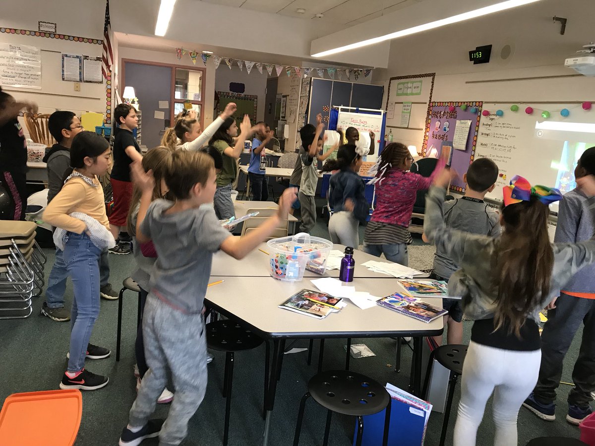 MrsMurrayHWE's tweet photo. Taking a break with GoNoodle https://t.co/fdm2OdSYdH